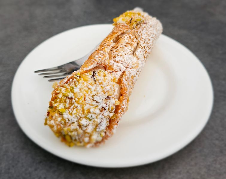 Cannoli dessert Italian pastry